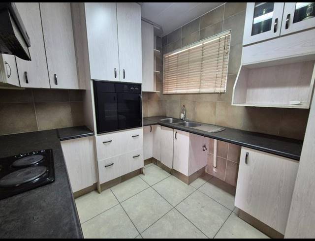 2 BEDROOM APARTMENT FOR SALE IN NEW REDRUTH